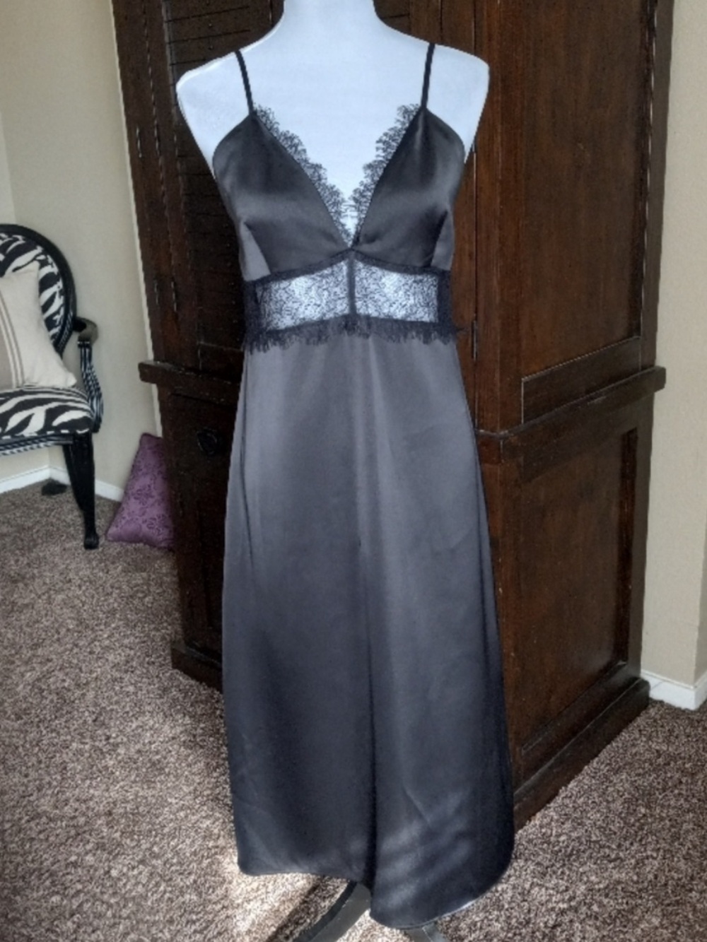 Wayf Black Satin Lace-Trim Slip - Picture 3 of 4